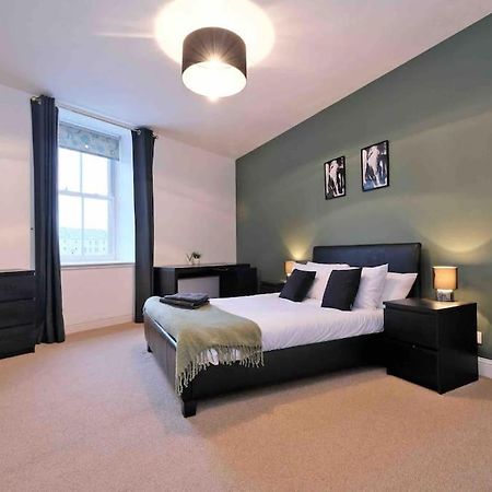 Modern & Spacious Apartment In City Centre แอเบอร์ดีน ภายนอก รูปภาพ